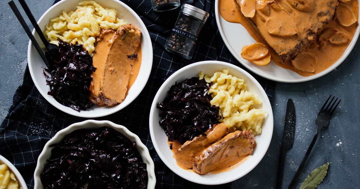 Vegan “Sauerbraten“ with spätzle & red cabbage | Christmas | Zucker&Jagdwurst