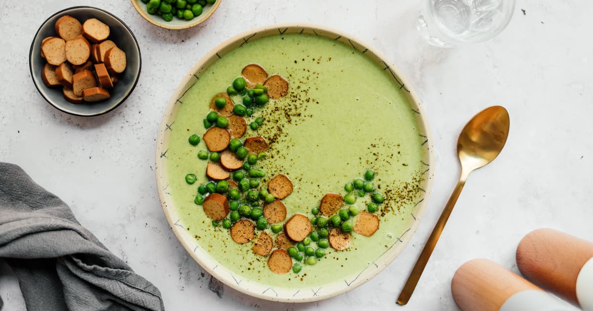 Pea Soup with Vegan Sausages (with 5 Ingredients) | Recipe | Zucker&Jagdwurst