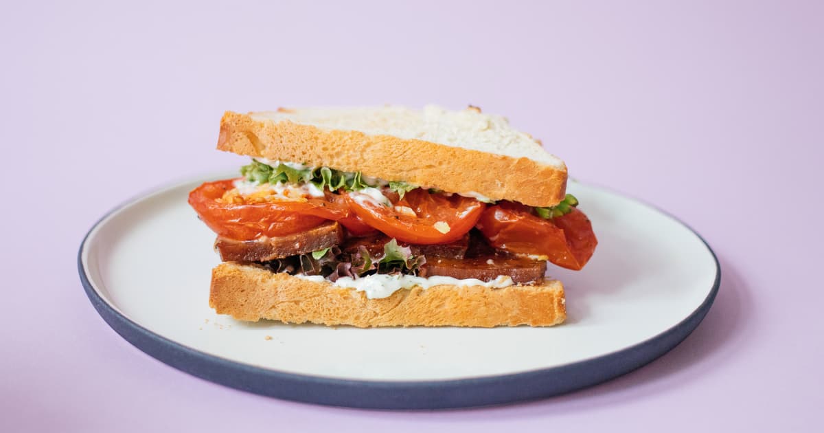 Vegan BLT Sandwich | Easy recipe with roasted tomatoes | Zucker&Jagdwurst