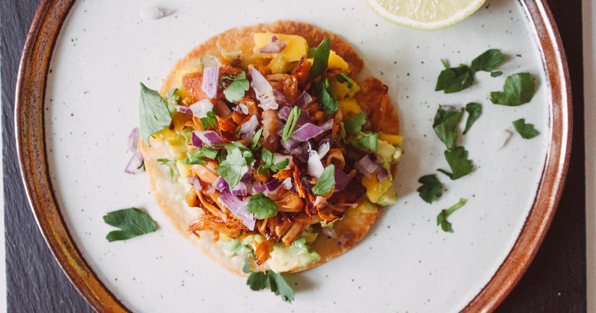 Vegan Tostadas with sweet & sour Jackfruit | Recipe | Zucker&Jagdwurst