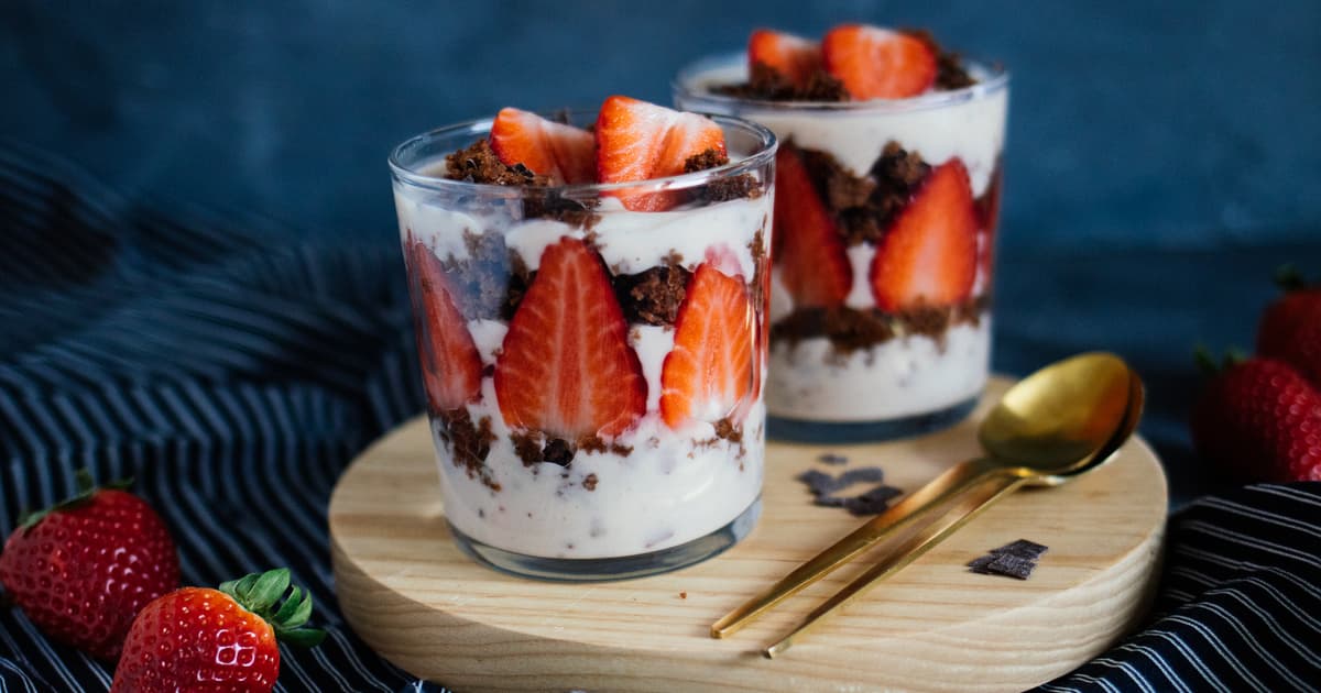 Vegan Stracciatella Trifle with Strawberries | Vegan Recipe | Zucker&Jagdwurst