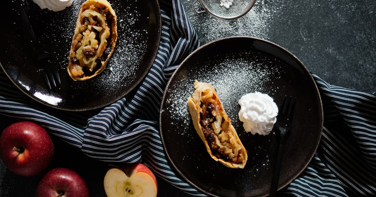 Vegan Apple Strudel | Easy recipe for baking | Zucker&Jagdwurst