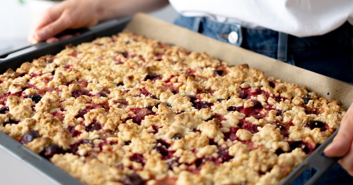 Vegan Gooseberry Crumble Cake | Recipe | Baking | Simple | Zucker&Jagdwurst