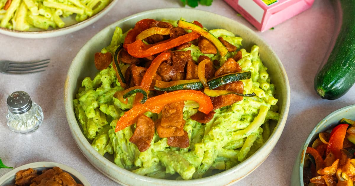 Vegan Green Mac’n’Cheese with Crispy Bacon I Recipe | Zucker&Jagdwurst