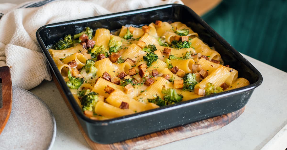Vegan Baked Pasta with Smoked Tofu and Broccoli | Recipe | Zucker&Jagdwurst