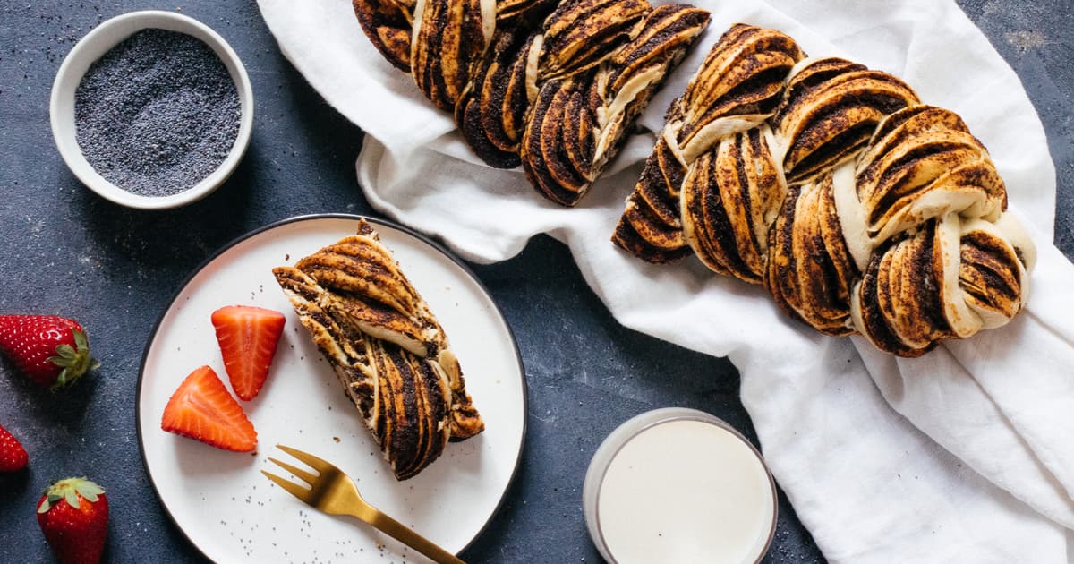 Vegan Poppy Seed Braided Loaf | easy & simple recipe | Zucker&Jagdwurst