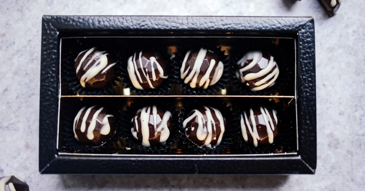 Vegan Filled Chocolates with Almond Cream and Jam | Recipe | Zucker&Jagdwurst