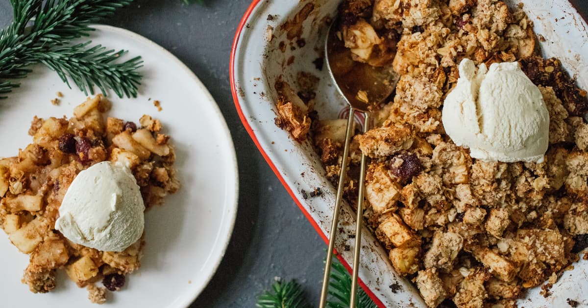 Vegan Baked Apple Crumble | Easy Vegan Christmas Recipe | Zucker&Jagdwurst