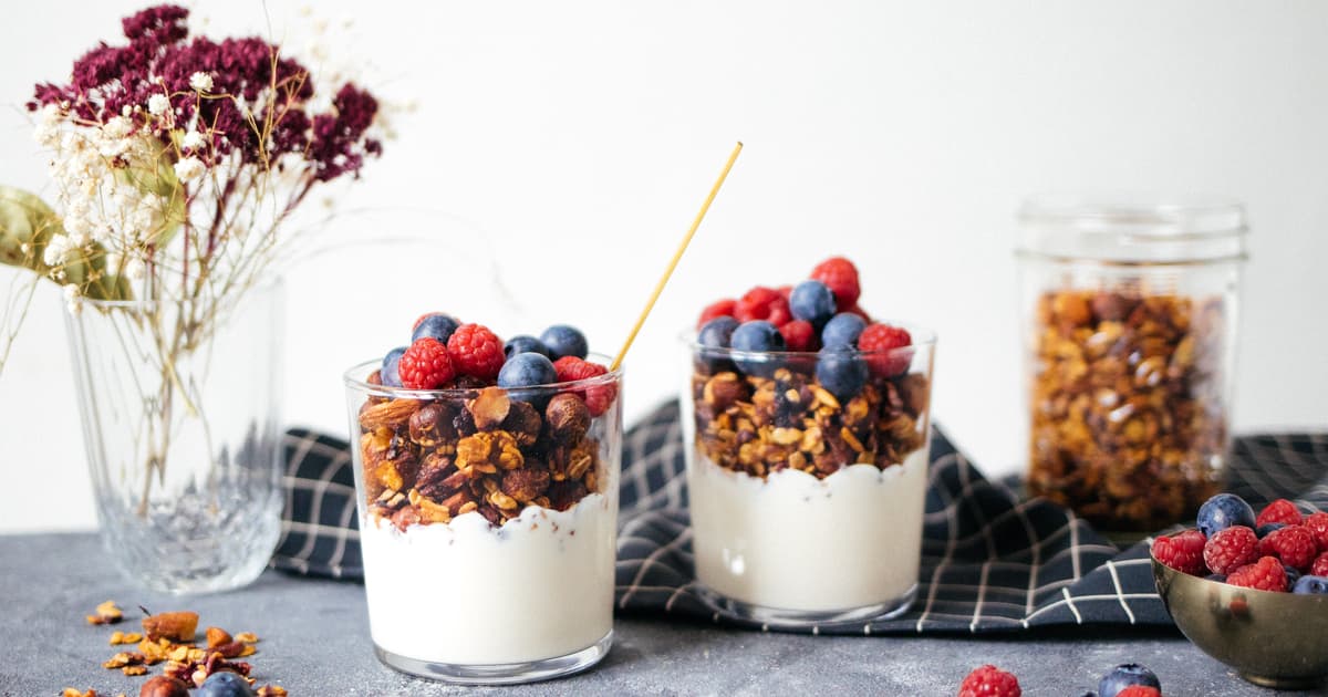 Super easy, vegan Blueberry Granola | Zucker&Jagdwurst