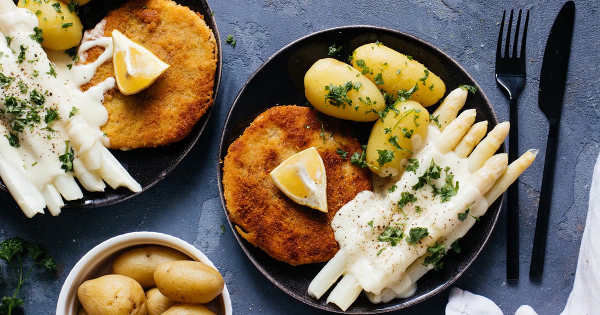 Vegan Sauce Hollandaise with Asparagus & Celery Schnitzel | Zucker&Jagdwurst