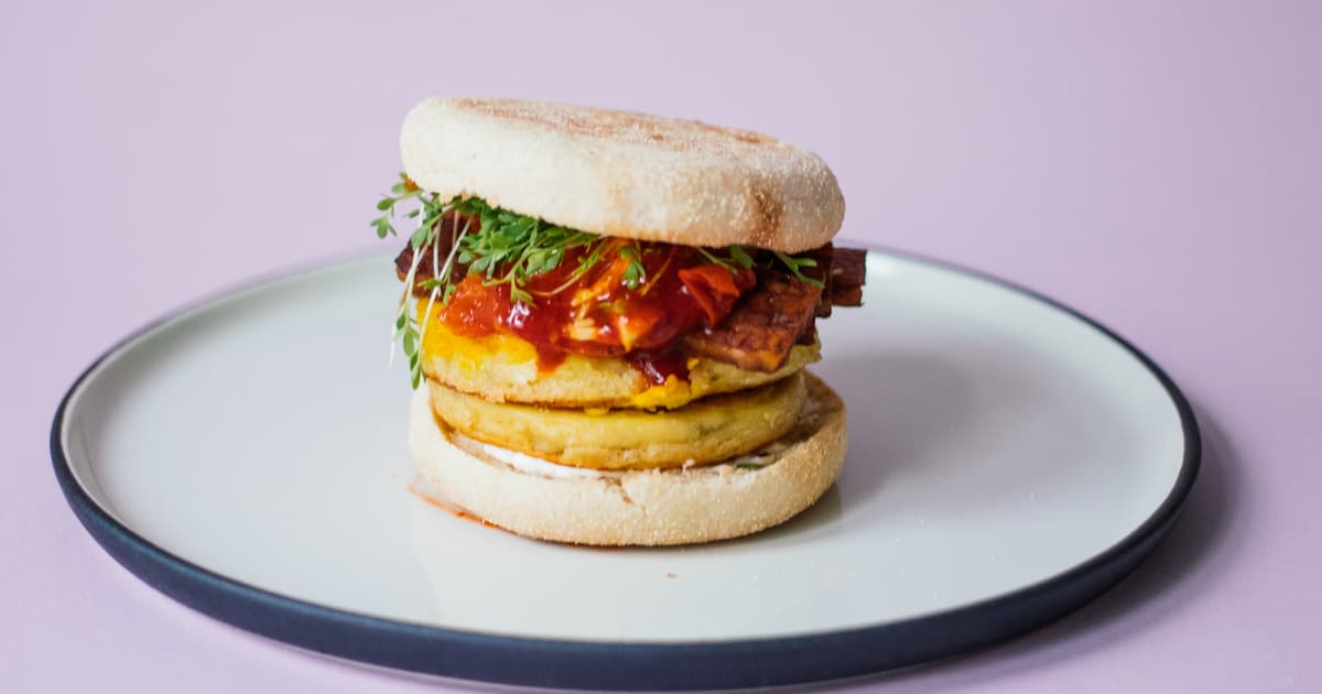 Vegan Breakfast Sandwich with Silken Tofu Patties | Recipe | Zucker&Jagdwurst