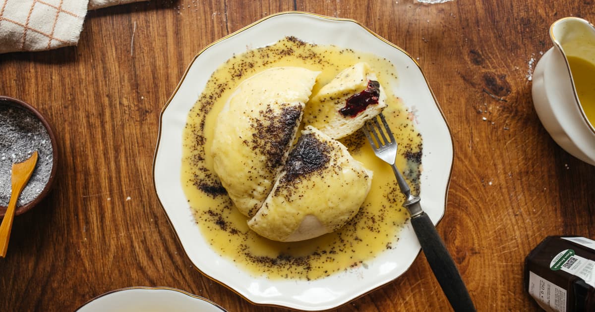 Vegan Yeast Dumpling with Plum Filling | Germknödel | Recipe | Zucker&Jagdwurst