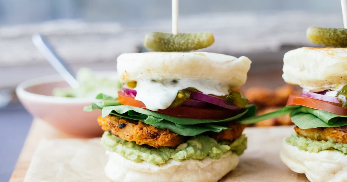 Vegan Pancake Burger with soy steaks | Vegan Brunch | Zucker&Jagdwurst