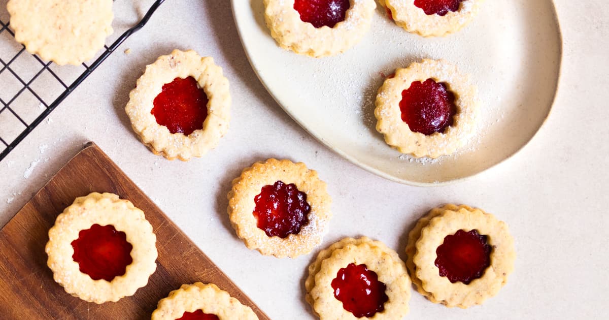 Vegan Linzer Cookies | quick and easy Christmas recipe | Zucker&Jagdwurst