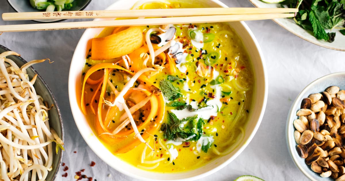 Golden Coconut Soup with Rice Noodles | Easy Recipe | Zucker&Jagdwurst