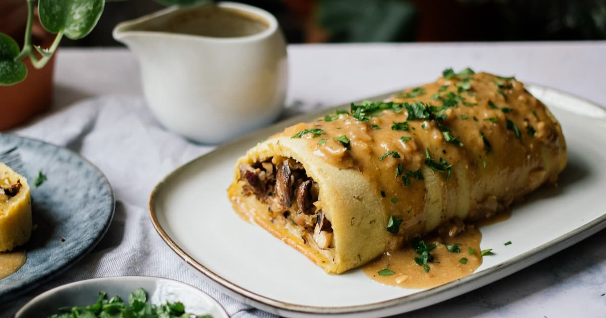 Vegan Potato Roll with Mushroom and Nut Filling | Recipe | Zucker&Jagdwurst