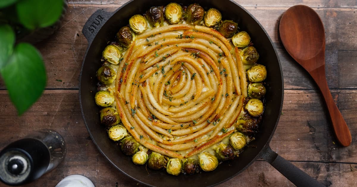 Potato Dumpling Casserole with Brussels Sprouts & "Mince" | Zucker&Jagdwurst