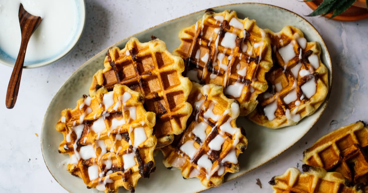 Vegan Cinnamon Bun Waffles | Easy Recipe | Zucker&Jagdwurst