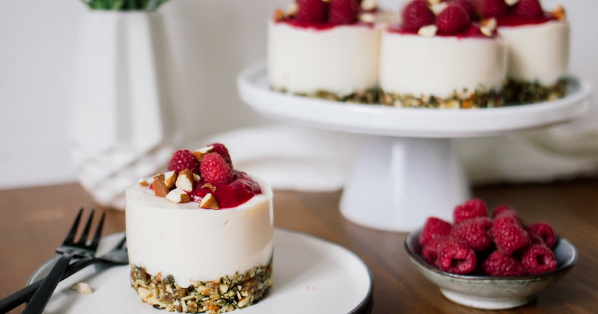 Vegan No-Bake Raspberry Yogurt Cakes | Simple Recipe | Zucker&Jagdwurst
