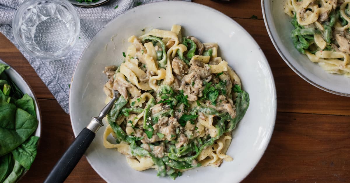 Vegan Spinach Tagliatelle with Mushroom Stroganoff | Recipe | Zucker&Jagdwurst