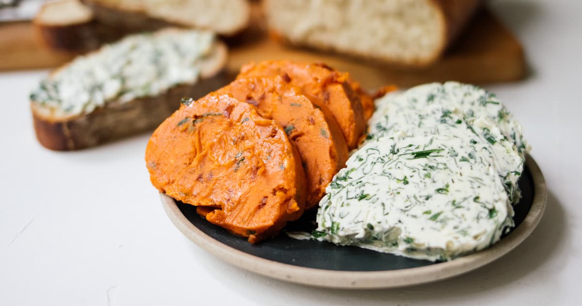 Vegan herb butter and tomato butter | Recipe | Zucker&Jagdwurst