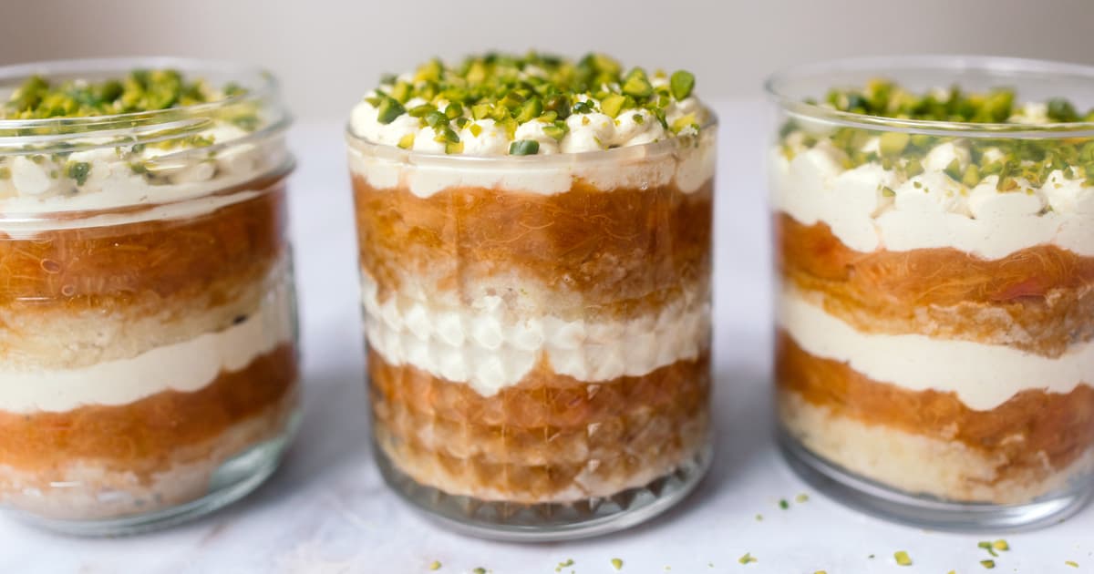 Vegan Rhubarb and Pistachio Tiramisu in a Jar | Zucker&Jagdwurst