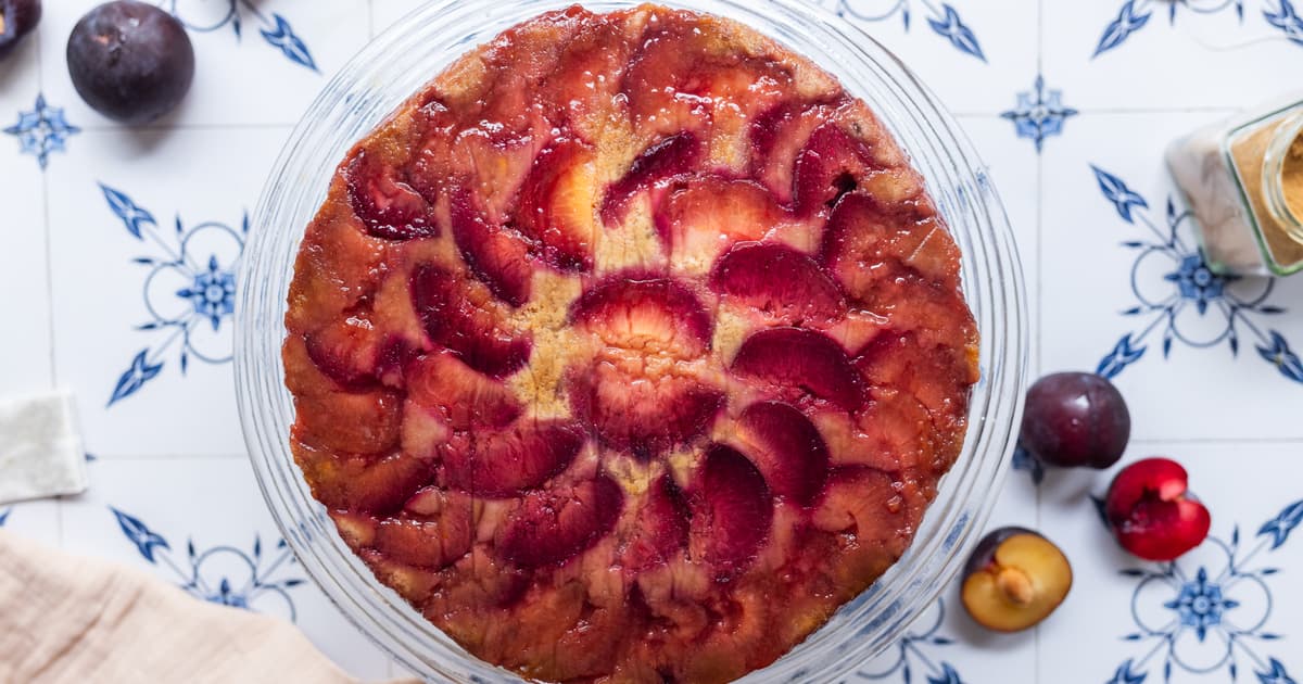 Vegan Upside- Down- Cake with Plums | Easy Recipe | Zucker&Jagdwurst