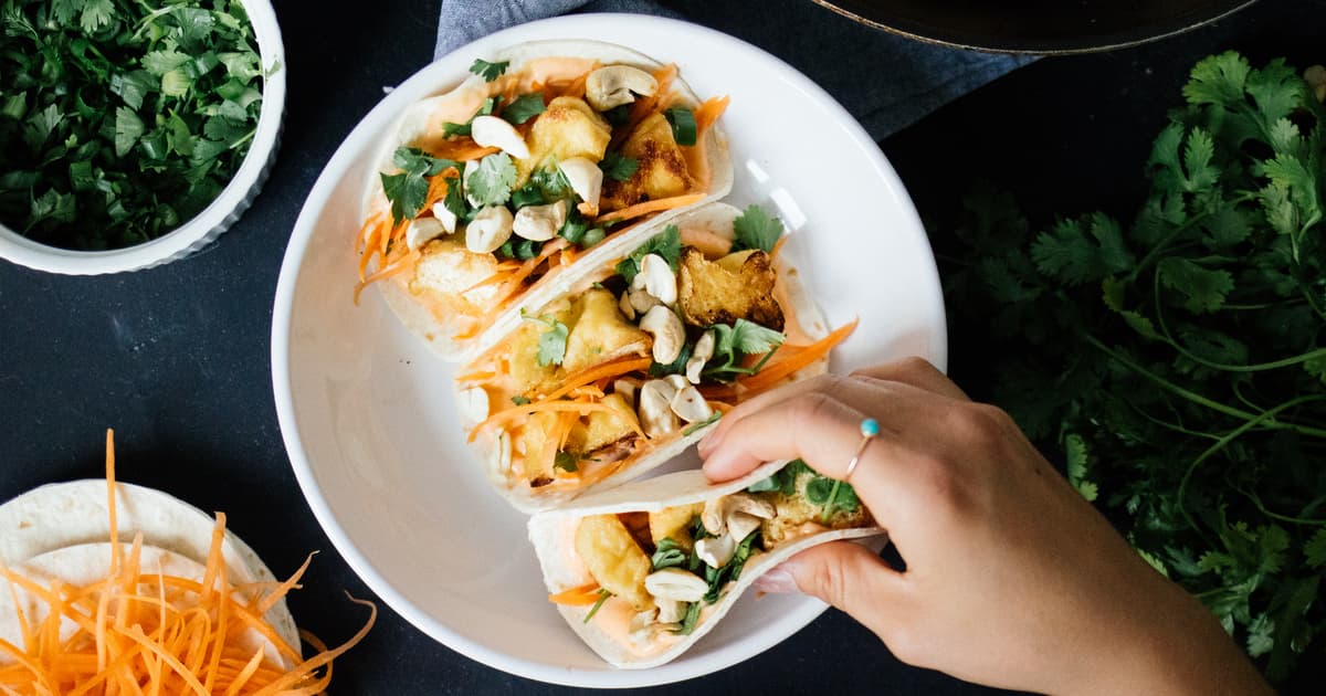 Vegan Bánh mì Tacos with Sriracha Mayo | Recipe | Simple | Zucker&Jagdwurst