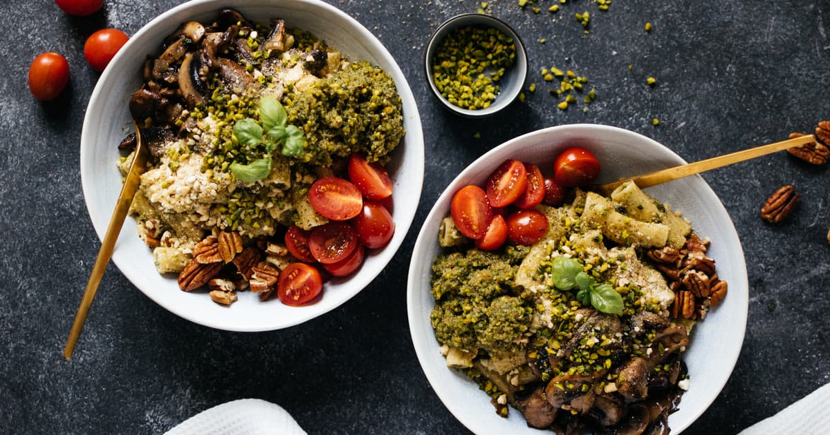 Vegan Pasta with Pistachio Pesto & Mushrooms | Simple Recipe | Zucker&Jagdwurst