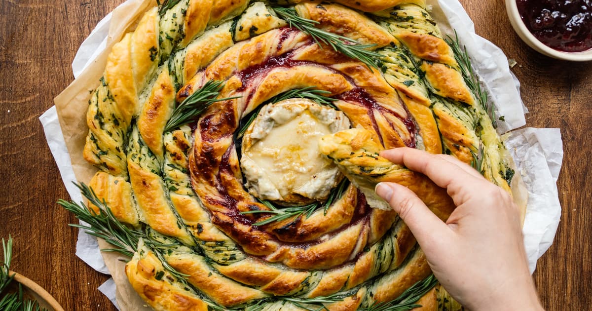 Puff Pastry Swirl with Plant-Based Baked Camembert | Zucker&Jagdwurst
