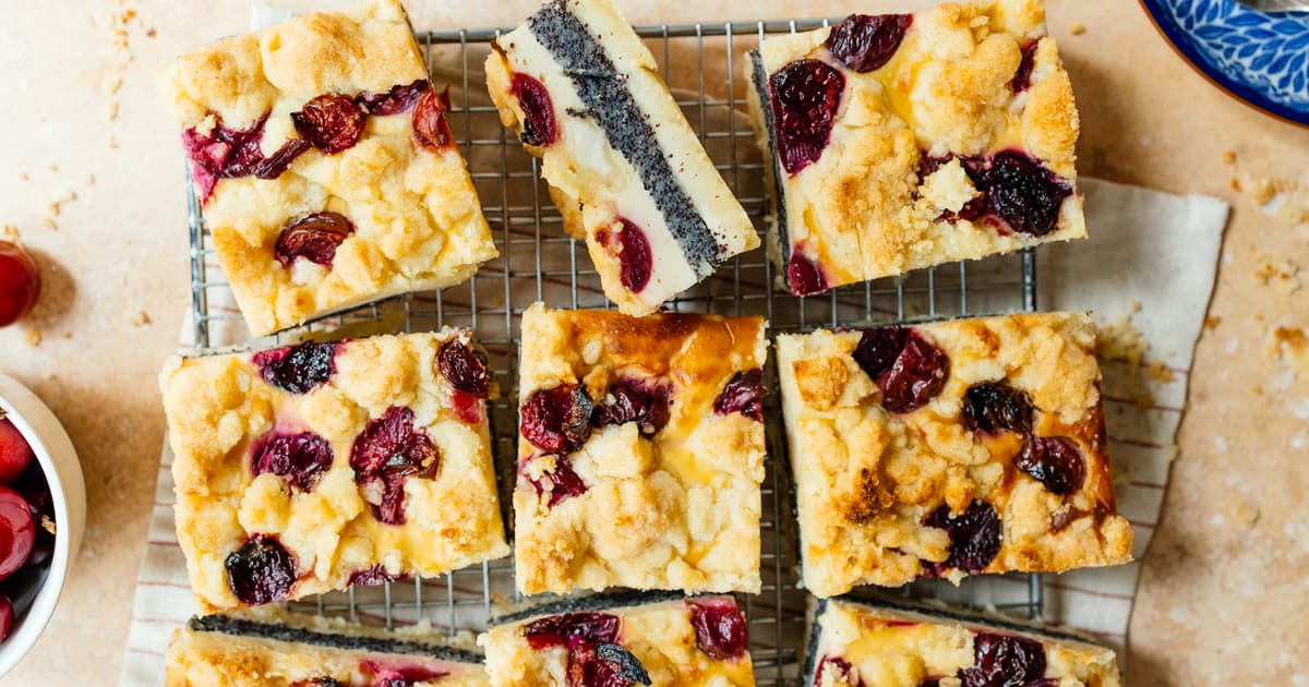 Vegan Cherry and Poppy Seed Cake from the Tray | Recipe | Zucker&Jagdwurst