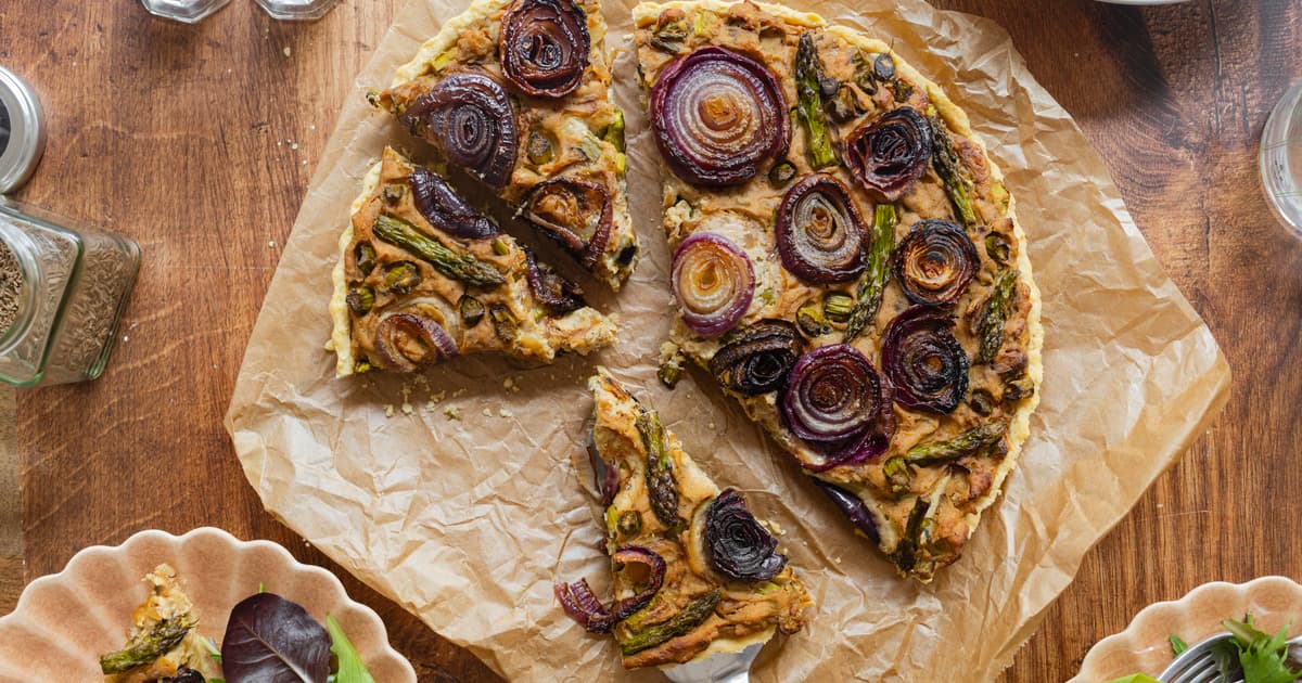 Vegan Onion Quiche with Green Asparagus | Easy Recipe | Zucker&Jagdwurst