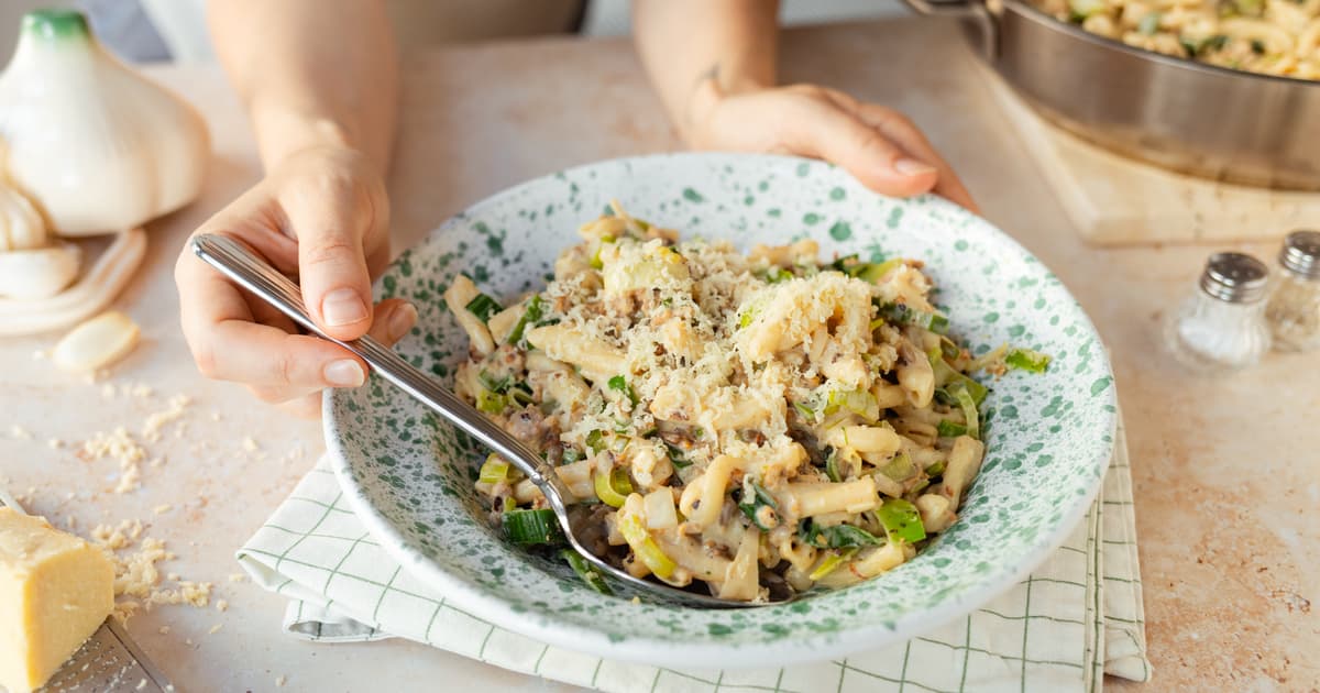 Pasta with Plant-Based Creamy Leek and Mince | Vegan Recipe | Zucker&Jagdwurst