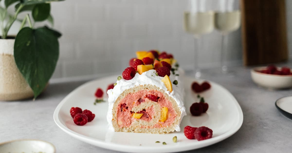 Vegan Raspberry and Peach Melba Swiss Roll | Recipe | Zucker&Jagdwurst