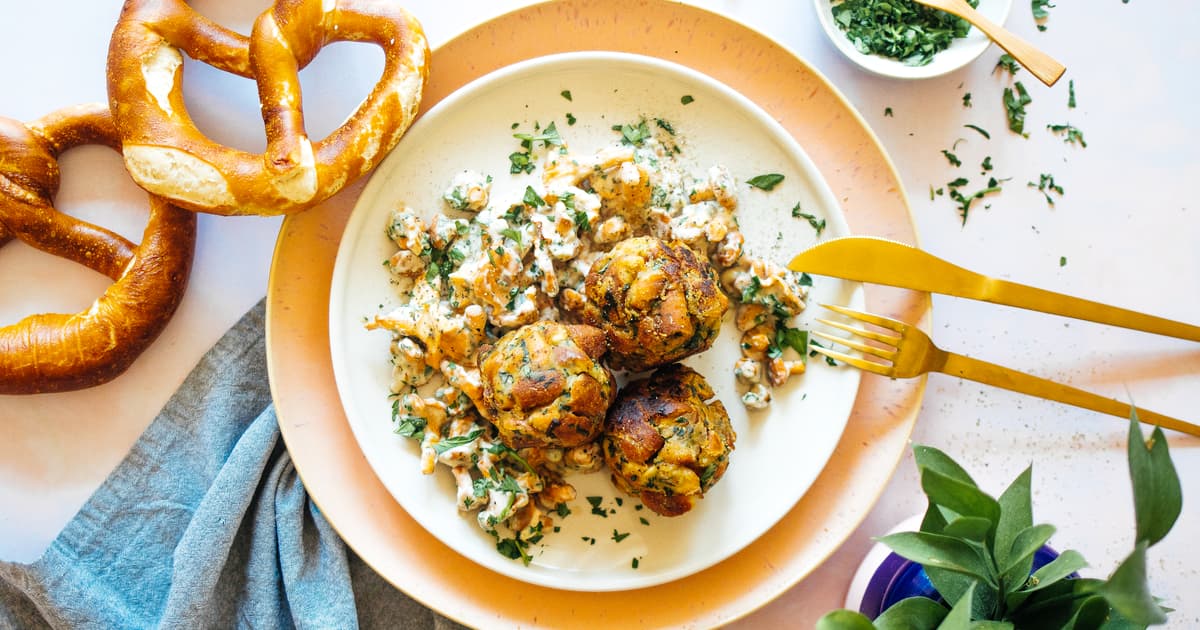 Vegan Pretzel Dumplings with Chanterelle Ragout | Recipe | Zucker&Jagdwurst