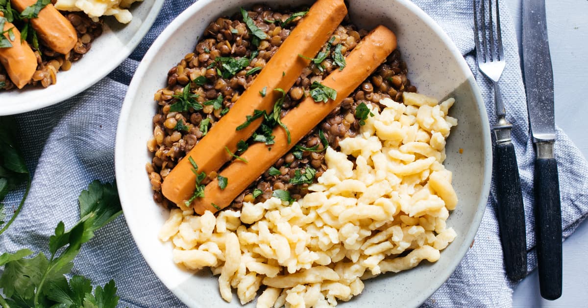 Vegan lentils with spätzle (swabian noodles) | Easy recipe | Zucker&Jagdwurst