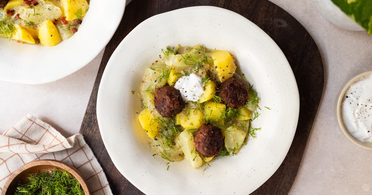 Stewed Cucumbers with Potatoes and Plant-Based Meatballs | Zucker&Jagdwurst