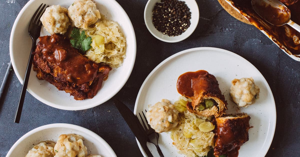 Stuffed Soy Steaks with Dumplings & Sauerkraut | Christmas | Zucker&Jagdwurst
