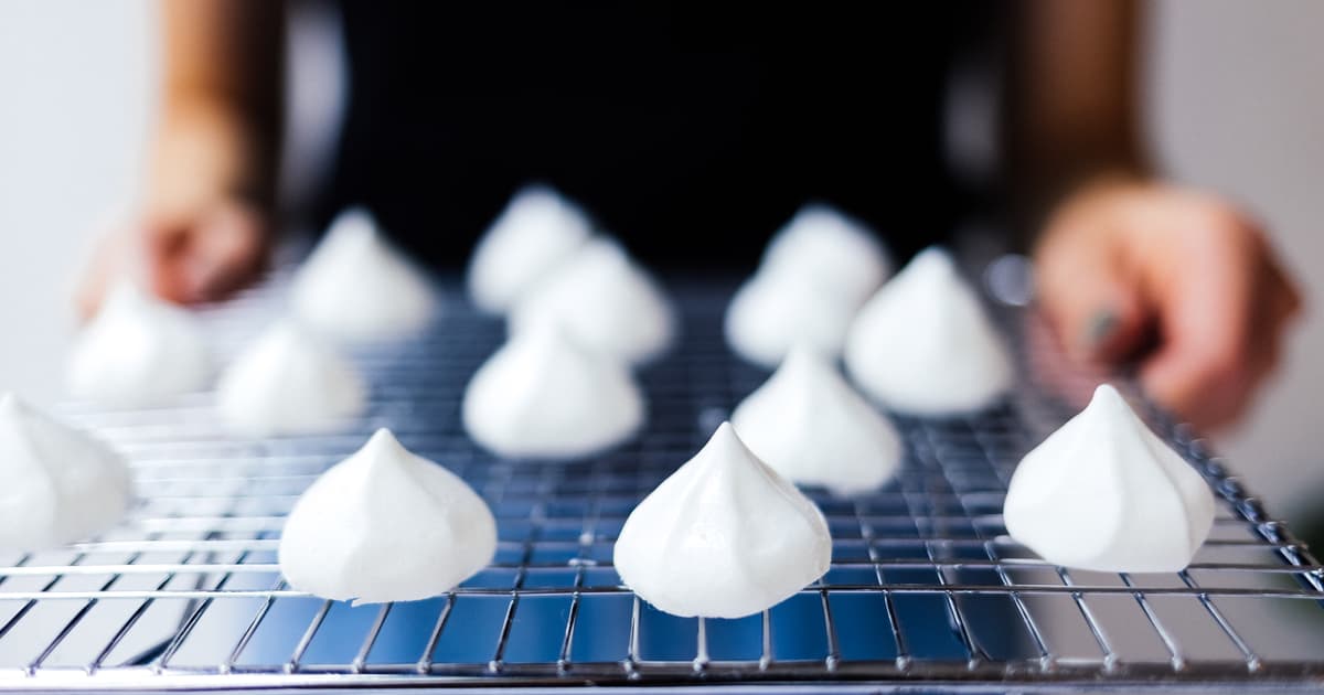Homemade Vegan Meringue | Recipe | Aquafaba | No eggs | Zucker&Jagdwurst