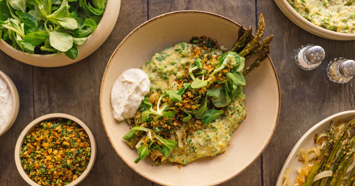 Vegan lemon polenta with green asparagus and fresh lemon | Zucker&Jagdwurst
