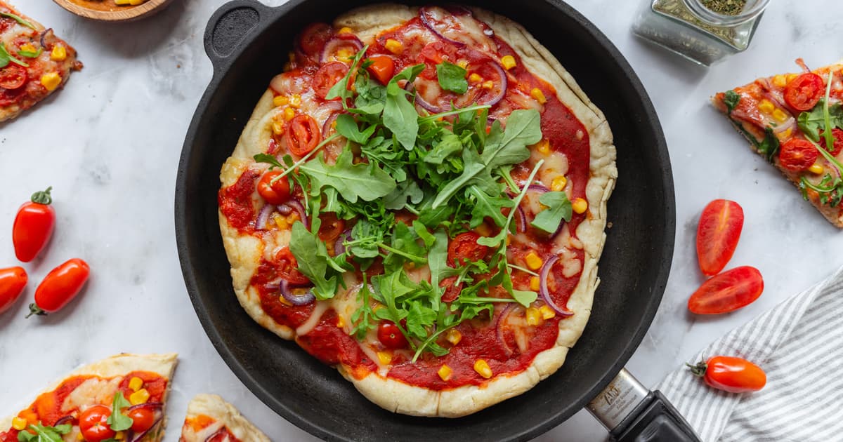 Vegan Pizza from the Pan | Without an Oven | Easy Recipe | Zucker&Jagdwurst