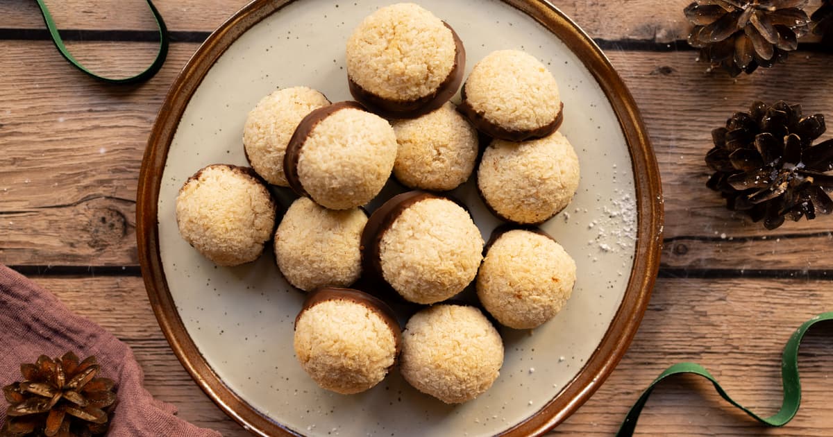 Vegan Coconut Macaroons with chocolate | Vegan Recipe | Zucker&Jagdwurst