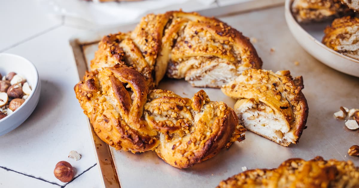 Vegan Yeast Buns filled with Hazelnut | Recipe | Zucker&Jagdwurst