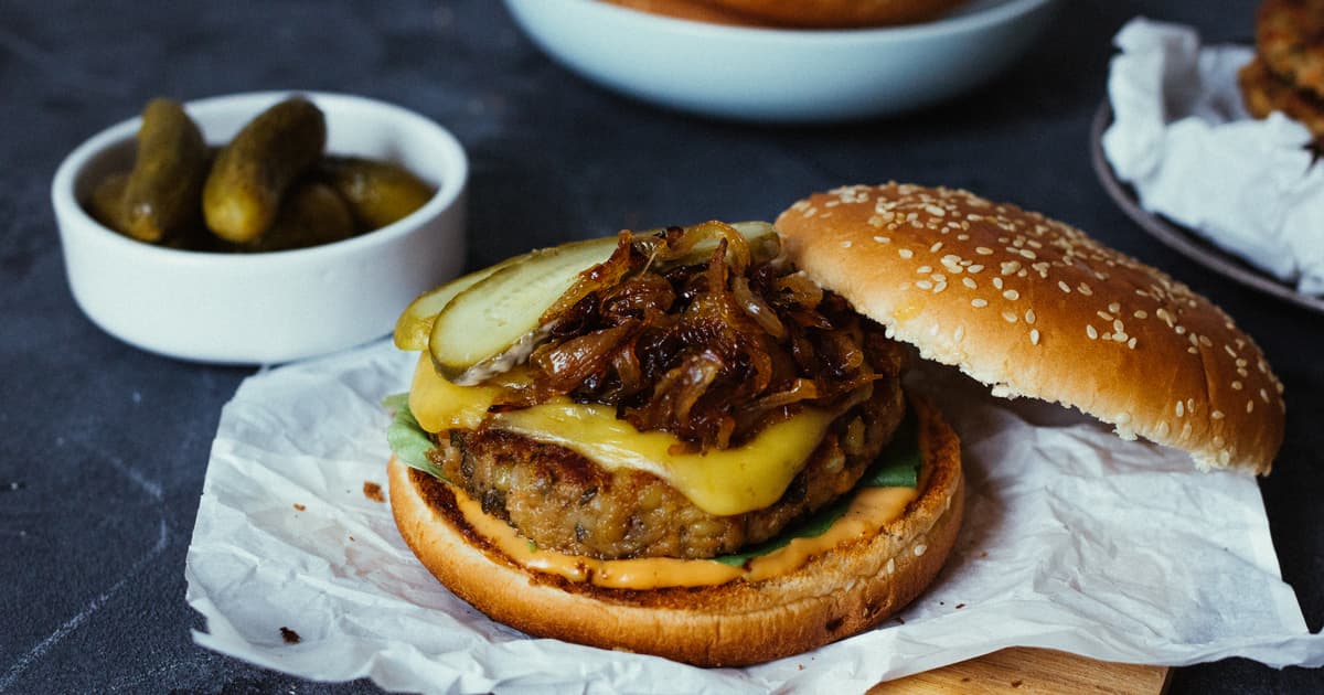 Vegan Burger with Veggie Patty | Vegan Recipe | Zucker&Jagdwurst