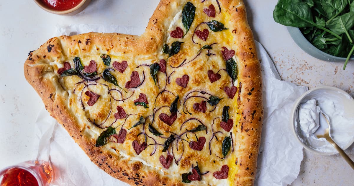Vegan Cheese Stuffed Crust Pizza | Easy Recipe | Zucker&Jagdwurst
