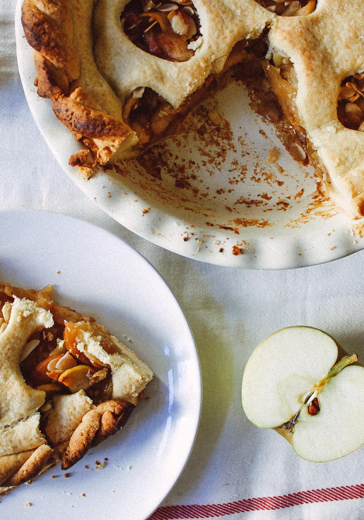 Veganer Pie mit karamellisierten Äpfeln