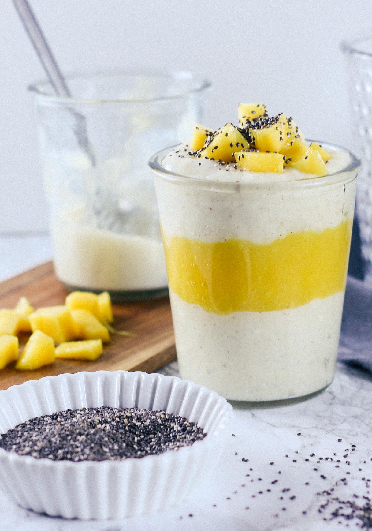 Veganer Vanillepudding mit Mango & Chia