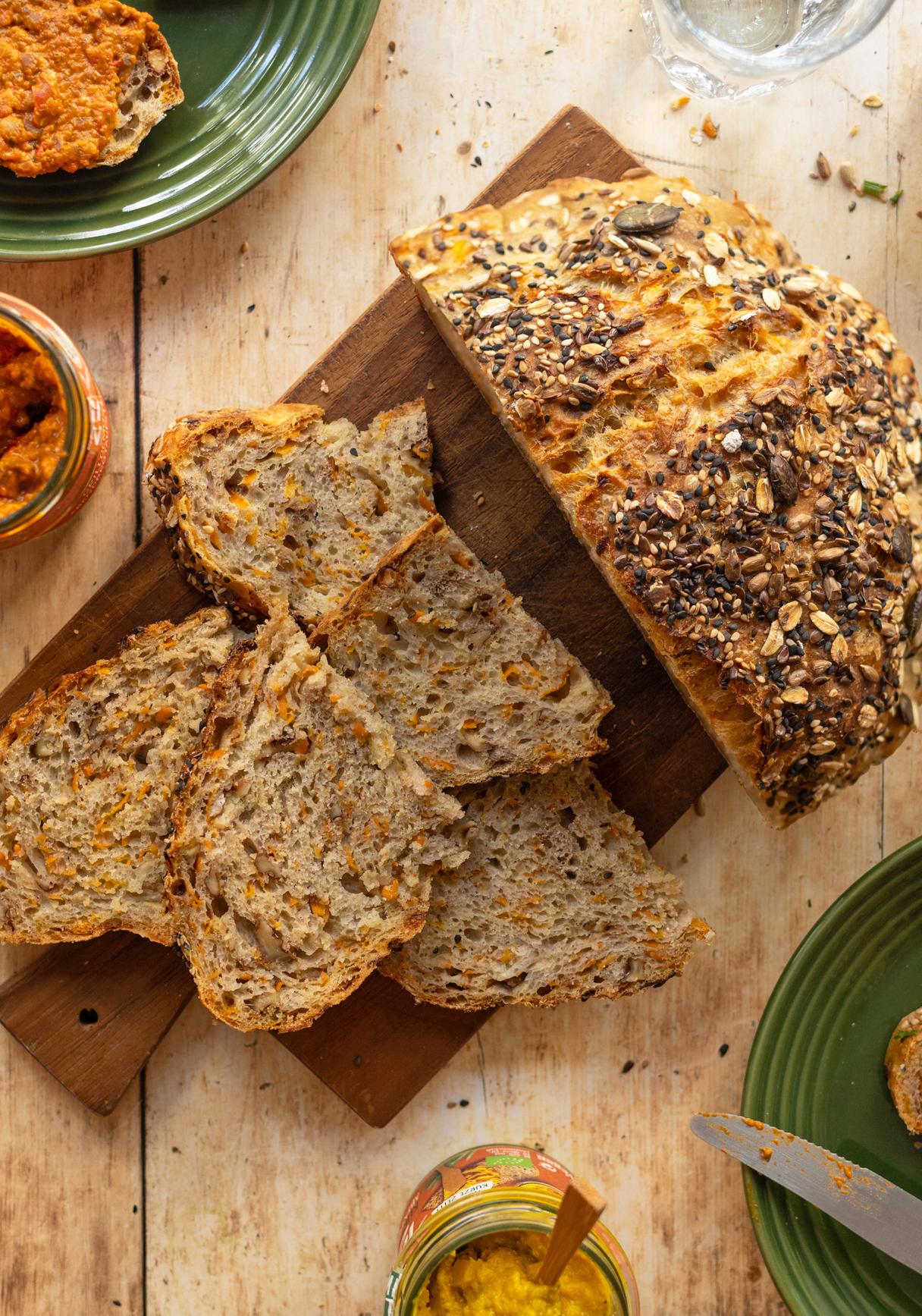 Karotte-Walnuss-Brot ohne Kneten