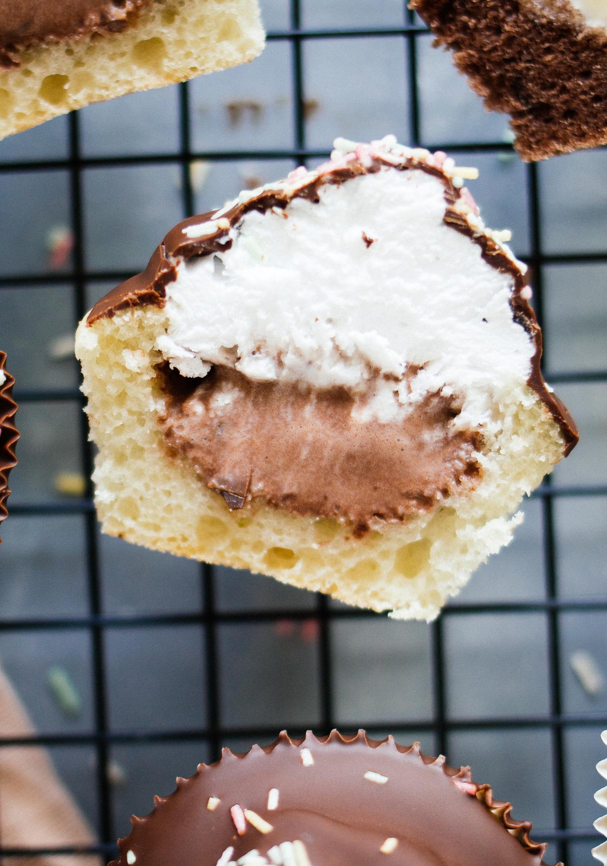 Vegane Cupcakes gefüllt mit Eis