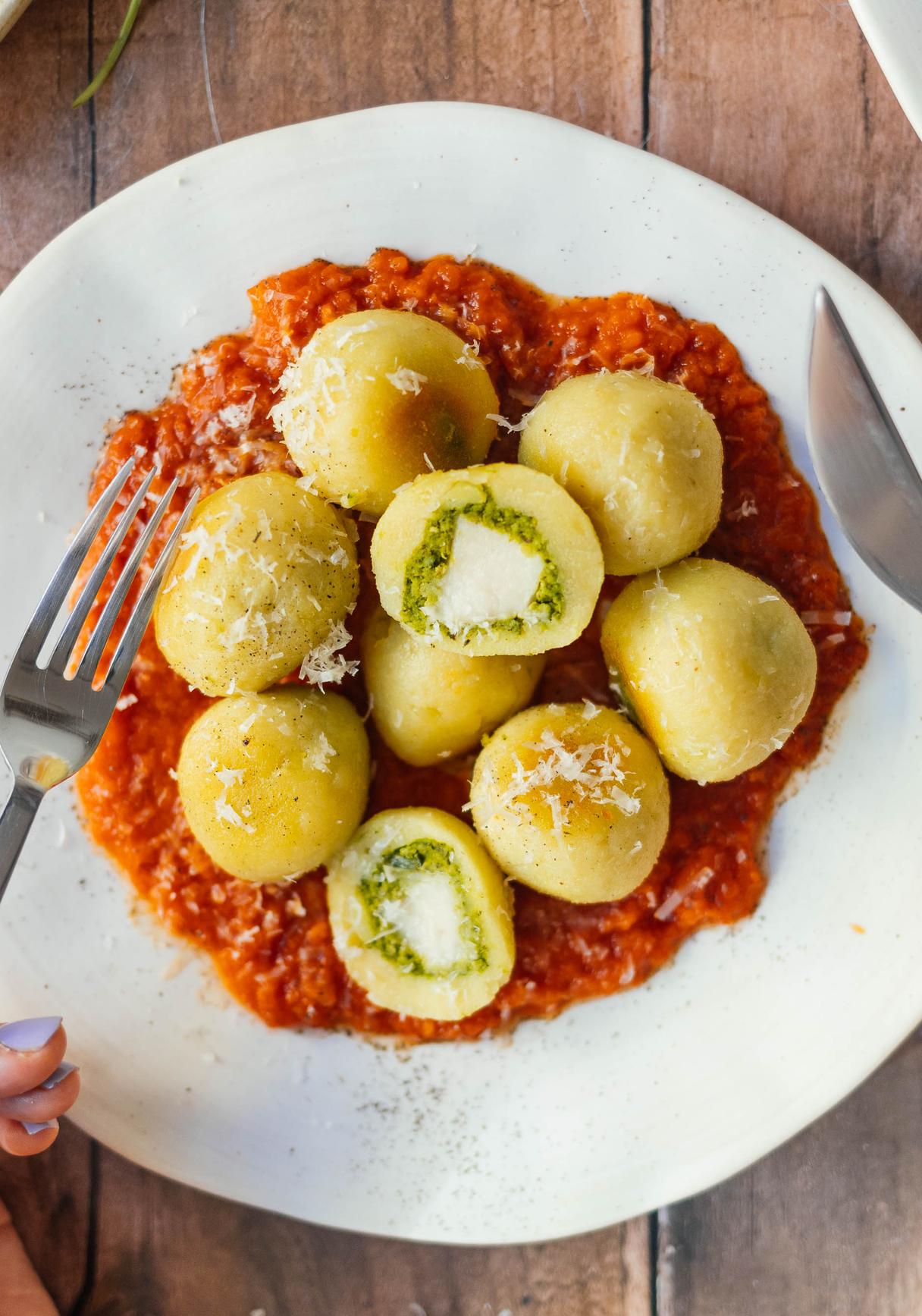 Spinach-stuffed Gnocchi with Vegan Mozzarella Cheese